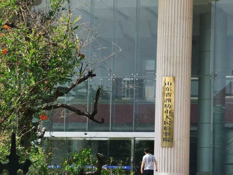 上海工傷律師來(lái)講講上班途中發(fā)生交通事故能否認(rèn)定為工傷